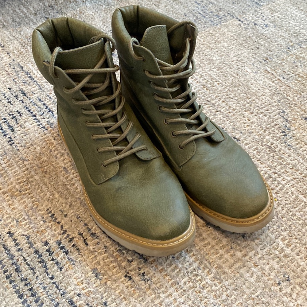 COPY - Boots